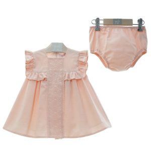Vestido con bordados y braguita